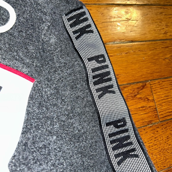 Soft and cozy sweatshirt by PINK - Picture 4 of 6